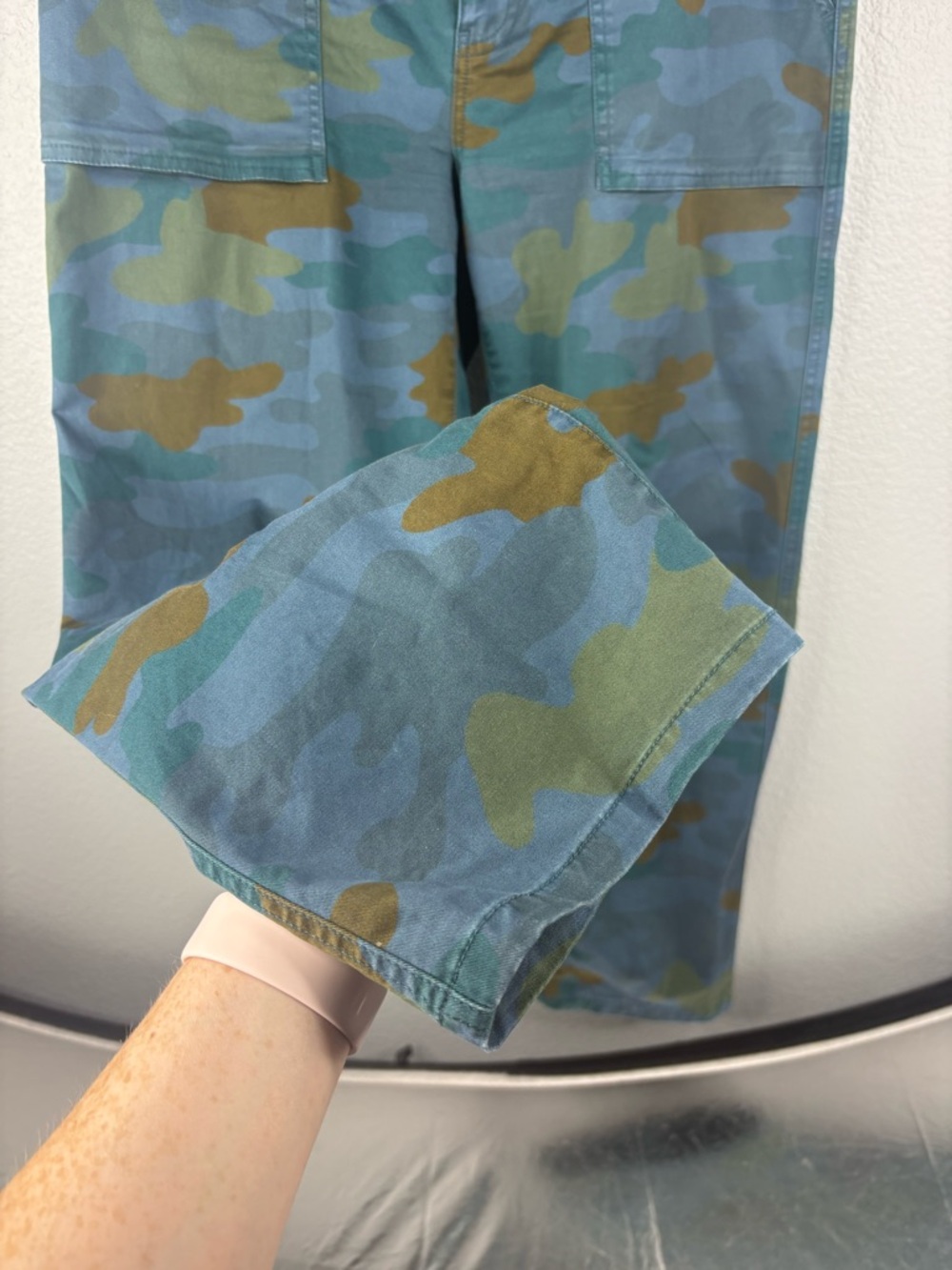 Women’s Camo Ankle Pants - Picture 3 of 9